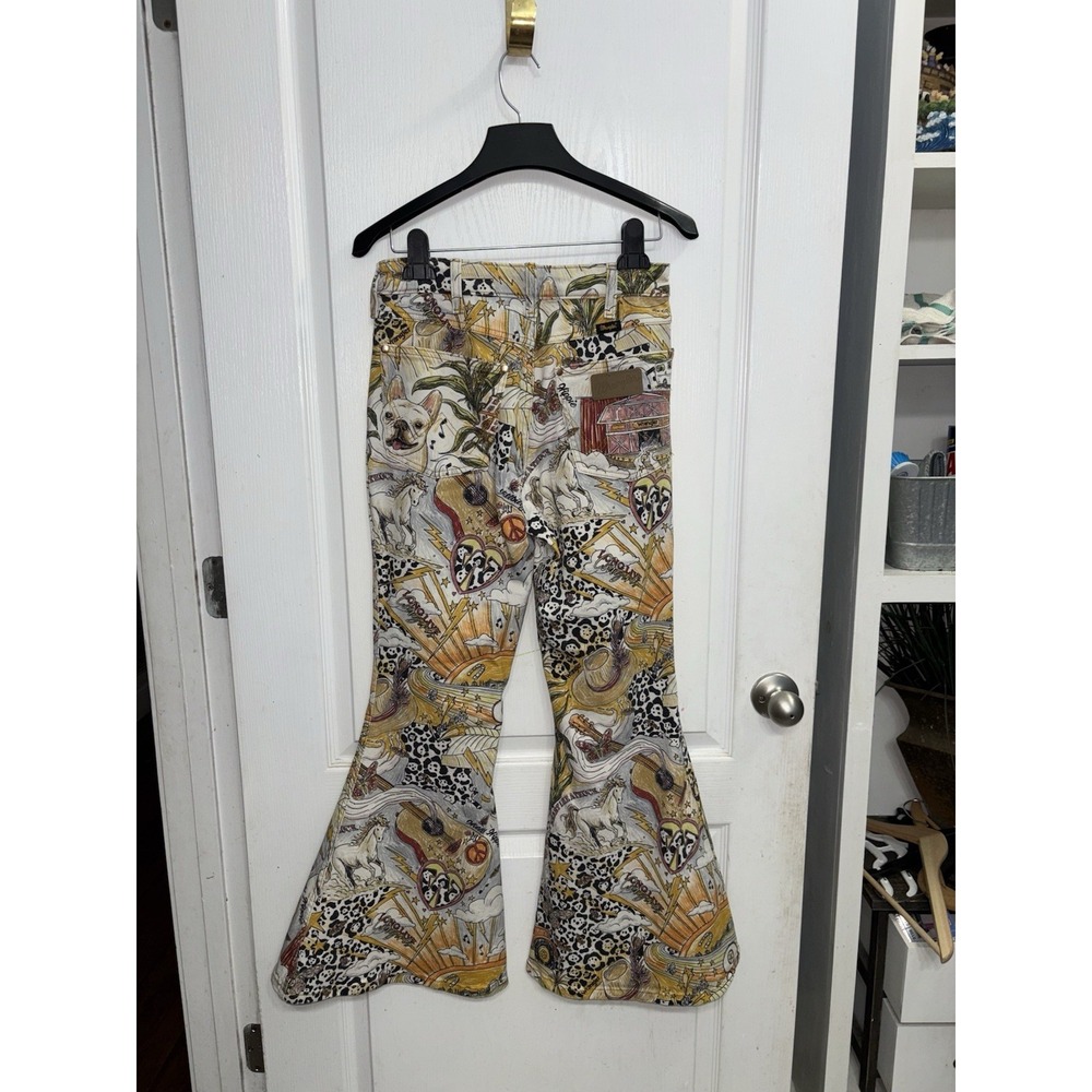SOLD x Lainey Wilson 27x30 Life of Lainey Storyteller Print Flare Jeans - Picture 16 of 16
